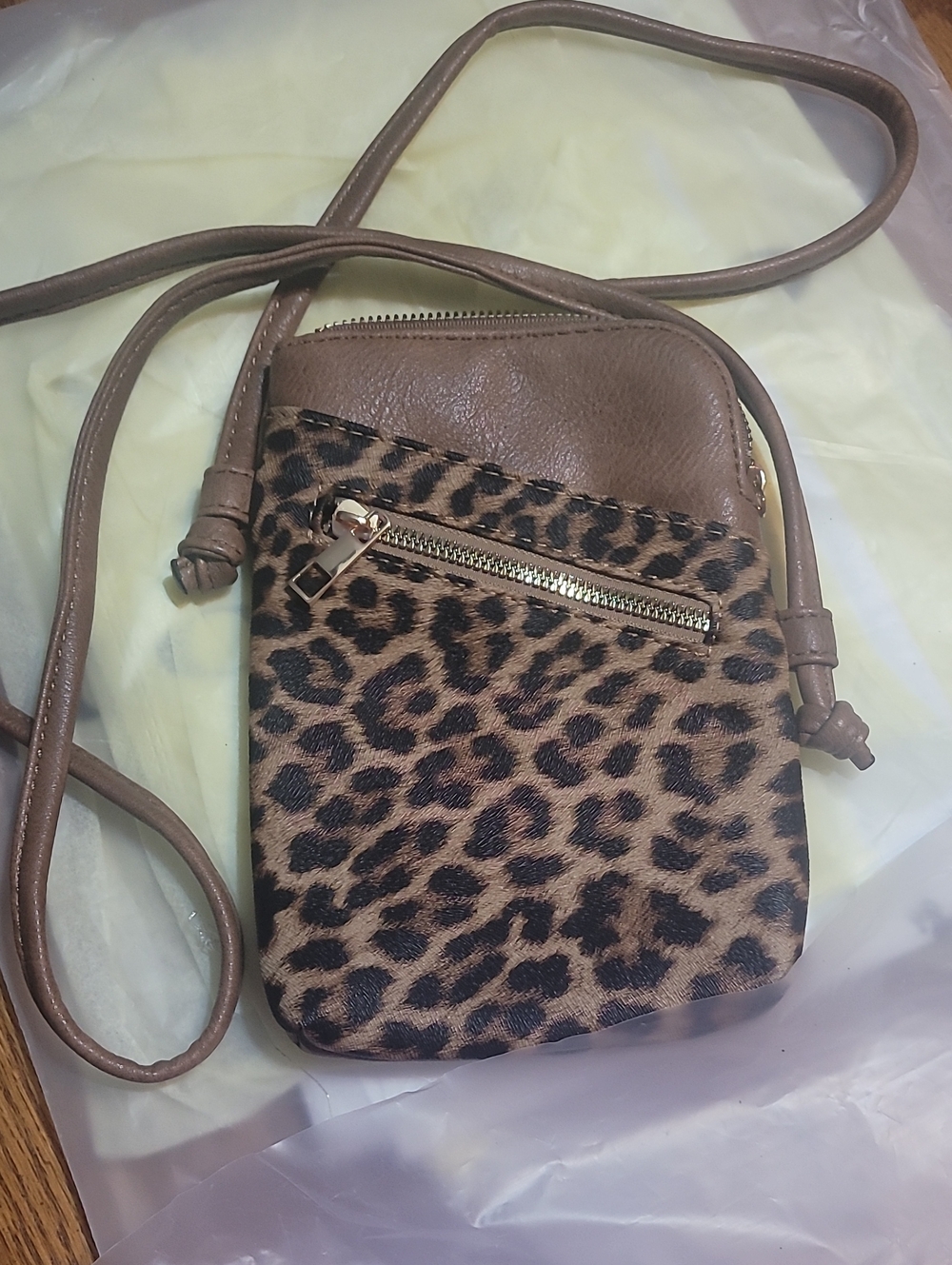 Leopard Print Crossbody Phone Bag - Brown